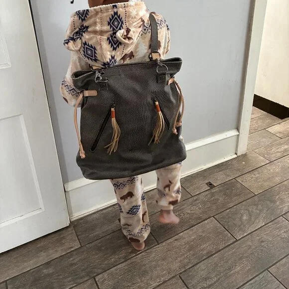 Sherpani Tempest AT Convertible Tote - Picture 1 of 7